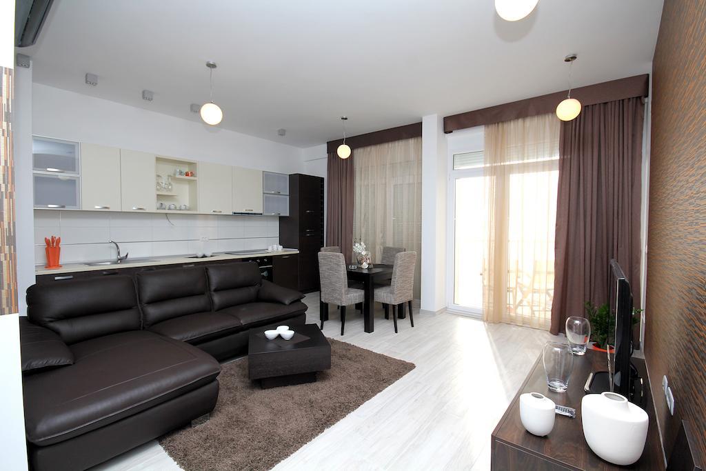 Sky Fort Apartments Dobra Voda Cameră foto