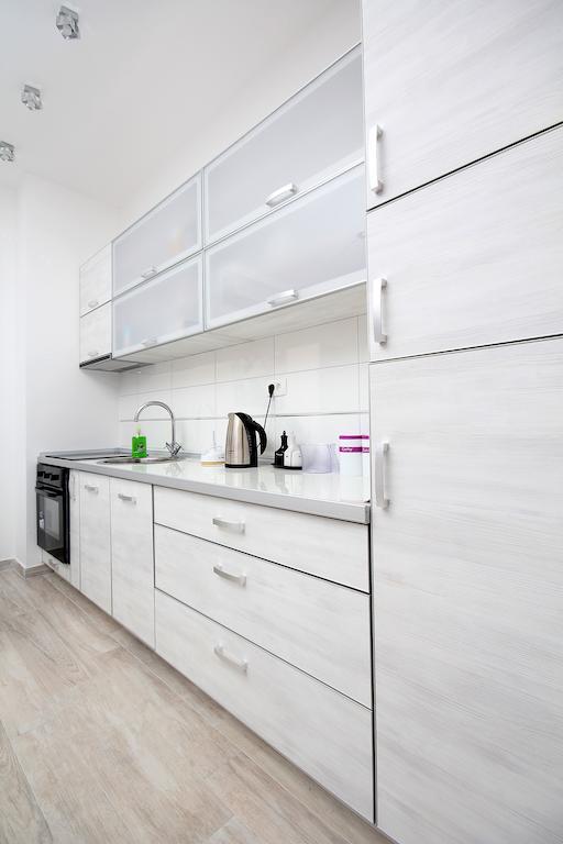 Sky Fort Apartments Dobra Voda Cameră foto