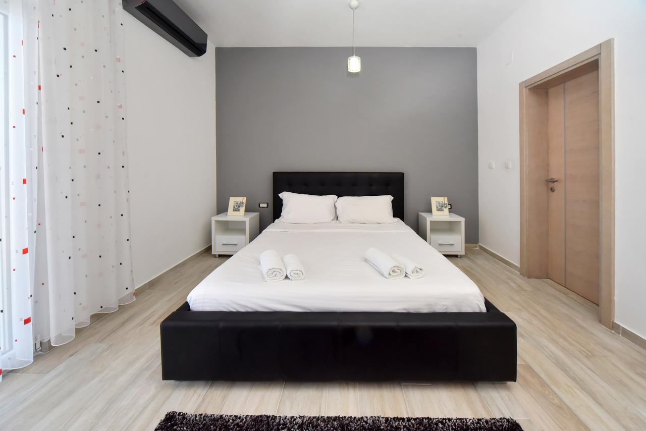 Sky Fort Apartments Dobra Voda Exterior foto