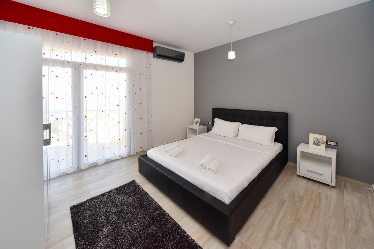 Sky Fort Apartments Dobra Voda Exterior foto