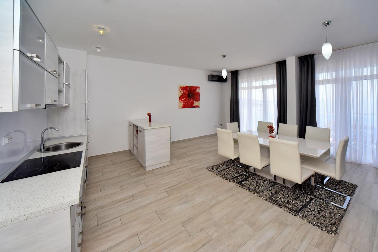 Sky Fort Apartments Dobra Voda Exterior foto