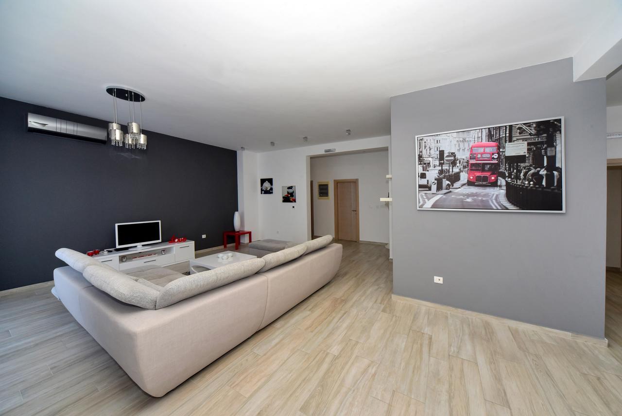 Sky Fort Apartments Dobra Voda Exterior foto
