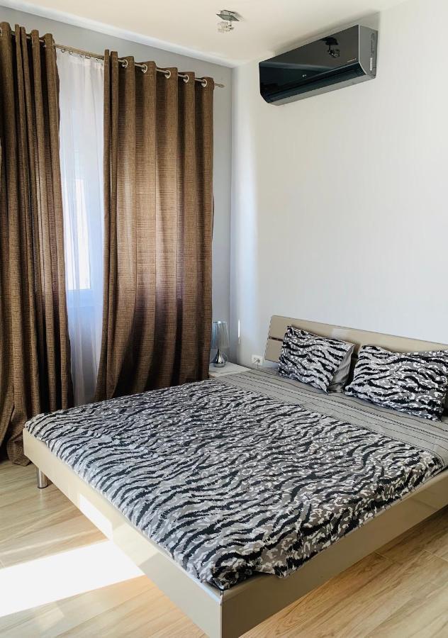 Sky Fort Apartments Dobra Voda Exterior foto